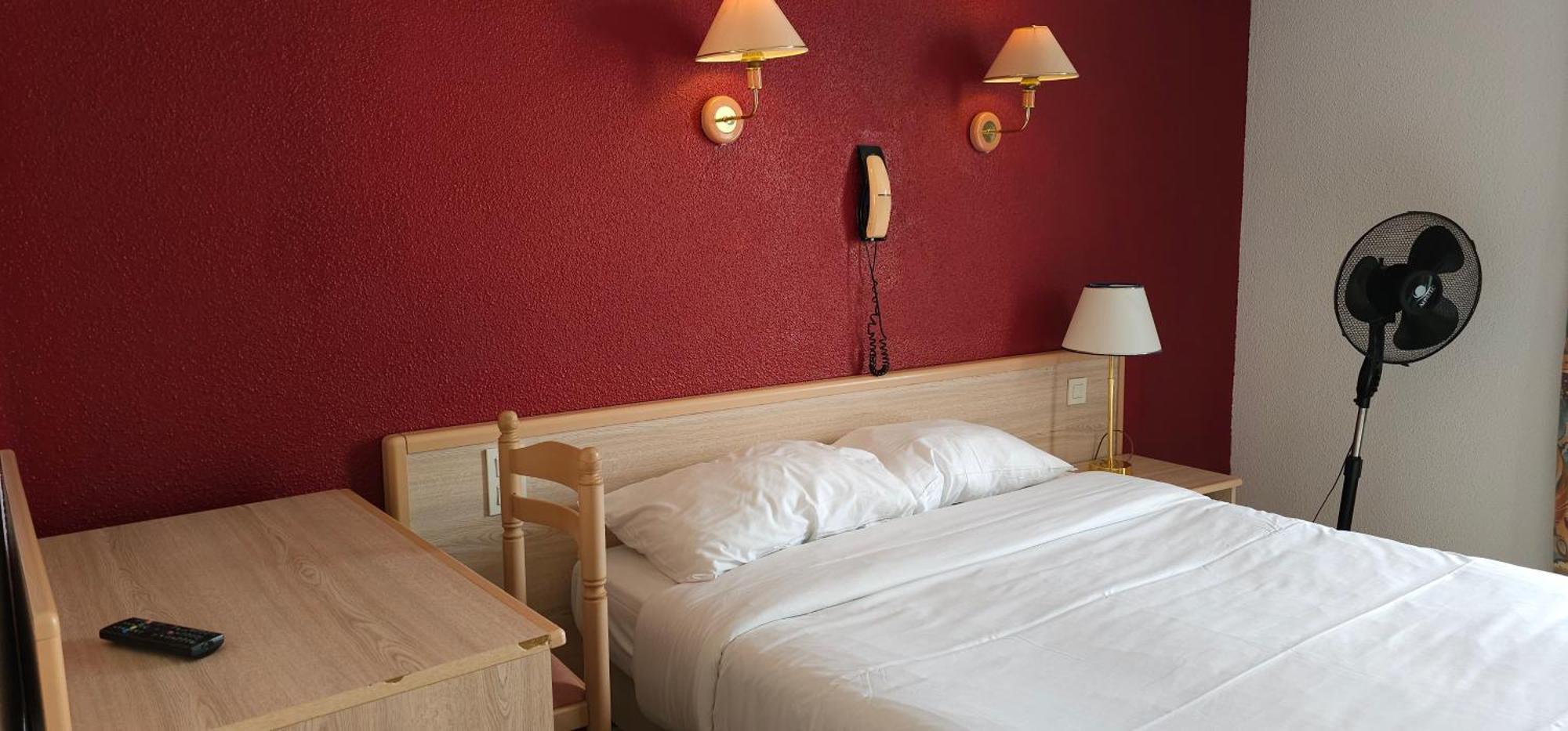Hotel Coerona Лурд Экстерьер фото
