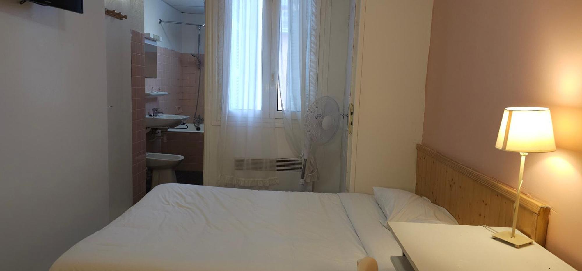 Hotel Coerona Лурд Экстерьер фото